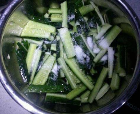 没事吃口蒜瓜,蒜香瓜片，简单易做，开胃解腻